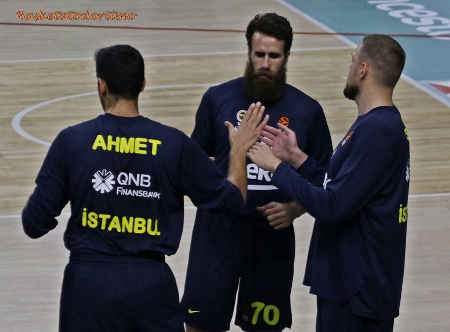 Euroleague: Un brutto Fenerbahçe rimonta e vince a Berlino; bene Gigi Datome