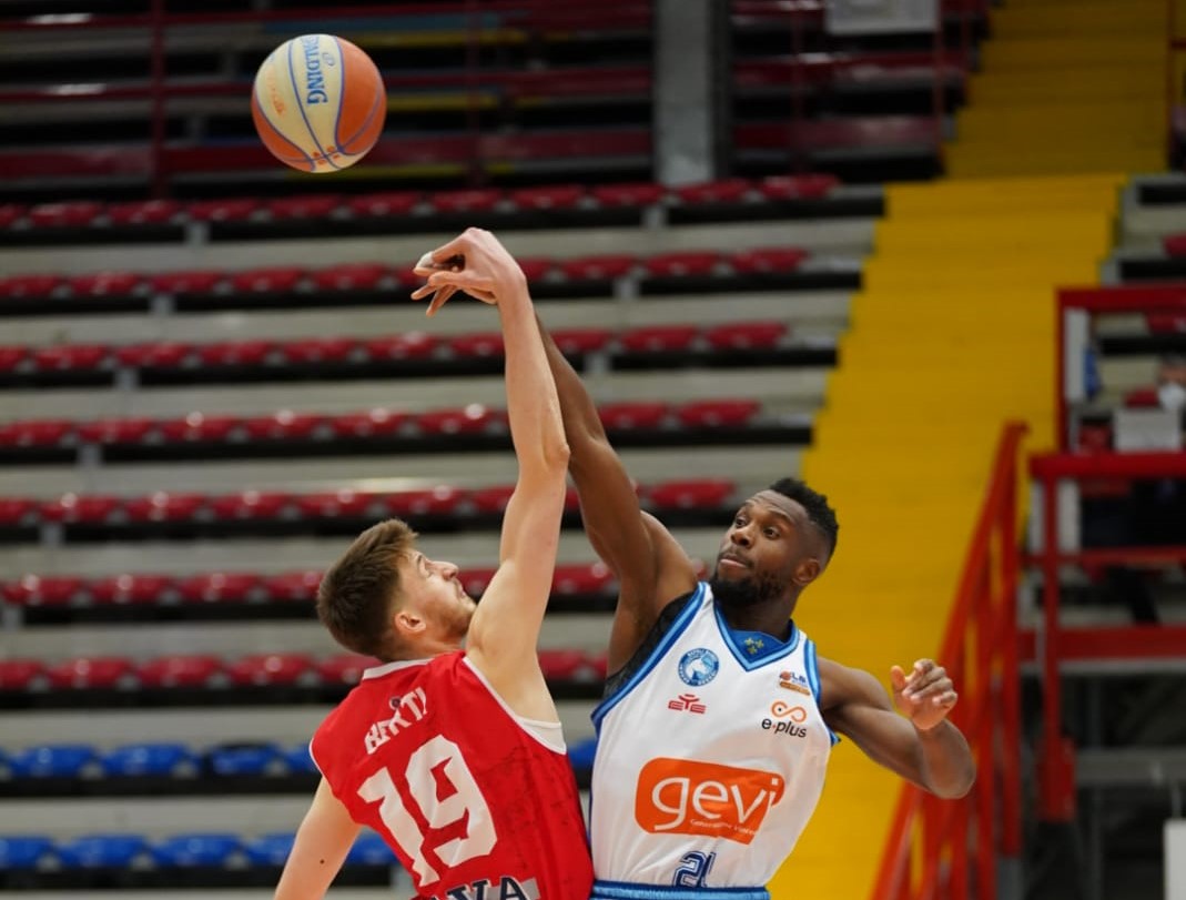 Serie A2 Girone Rosso – Riscatto GeVi Napoli, Ravenna espugnata 54-69