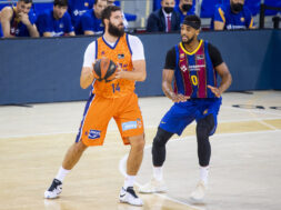 Bojan Dubljevic Brandon Davies, Barcelona, 2020-12-01